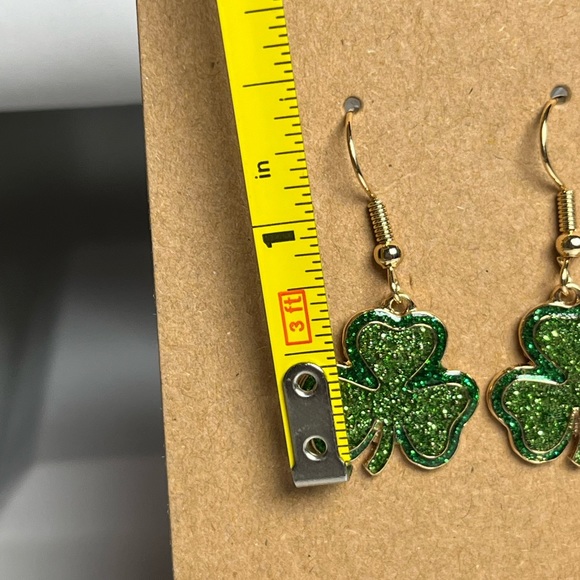 ☘️ Shamrock Earrings | New! - Picture 3 of 6